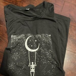 Skeleton swinging on moon size, extra large, black short sleeve NEW